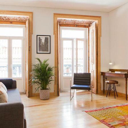 Charming Flat With Balconies Central Chiado District 2 Bedrooms & Ac 19Th Century Building Lisboa Exteriér fotografie