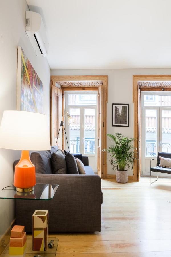 Charming Flat With Balconies Central Chiado District 2 Bedrooms & Ac 19Th Century Building Lisboa Exteriér fotografie