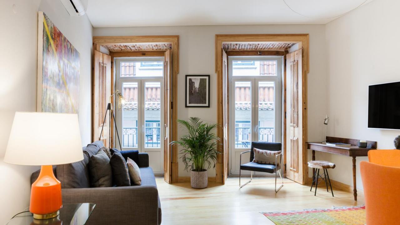 Charming Flat With Balconies Central Chiado District 2 Bedrooms & Ac 19Th Century Building Lisboa Exteriér fotografie