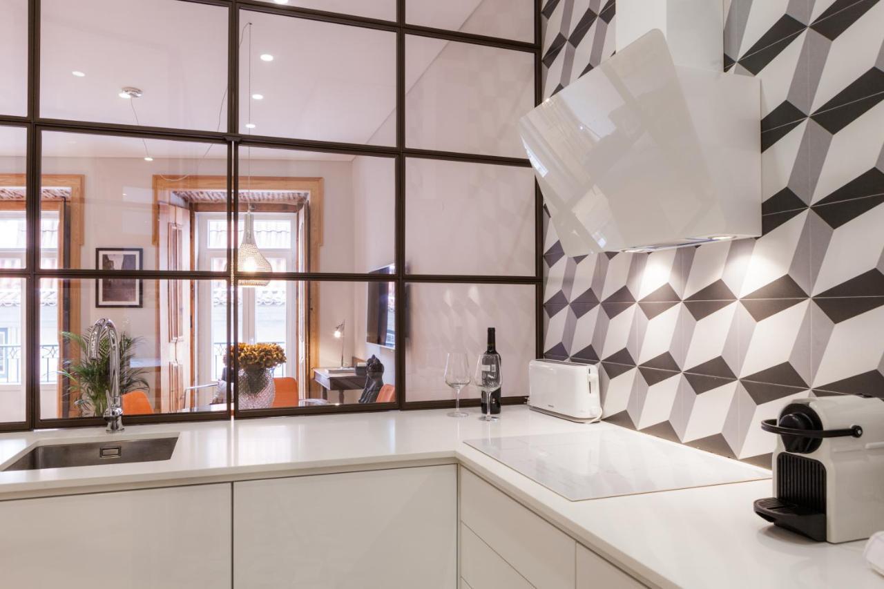 Charming Flat With Balconies Central Chiado District 2 Bedrooms & Ac 19Th Century Building Lisboa Exteriér fotografie