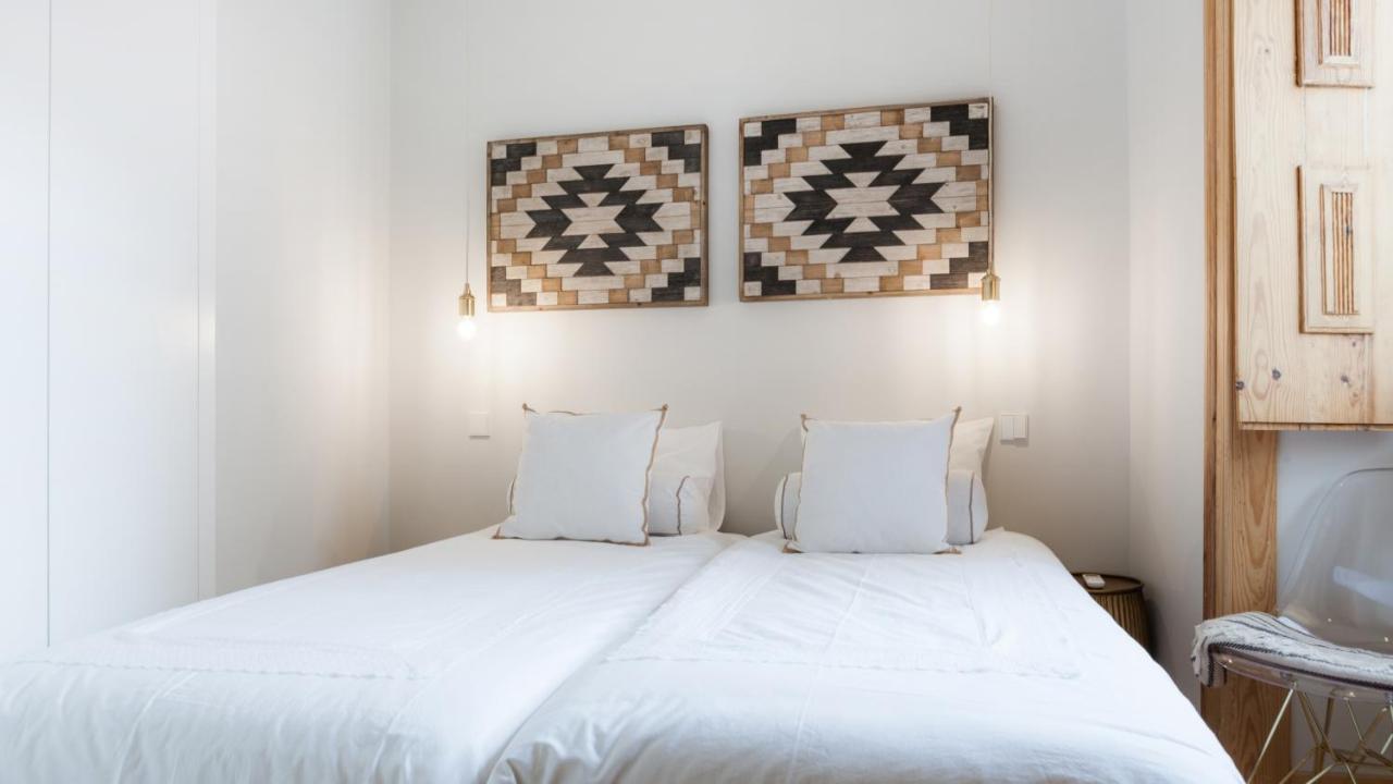 Charming Flat With Balconies Central Chiado District 2 Bedrooms & Ac 19Th Century Building Lisboa Exteriér fotografie