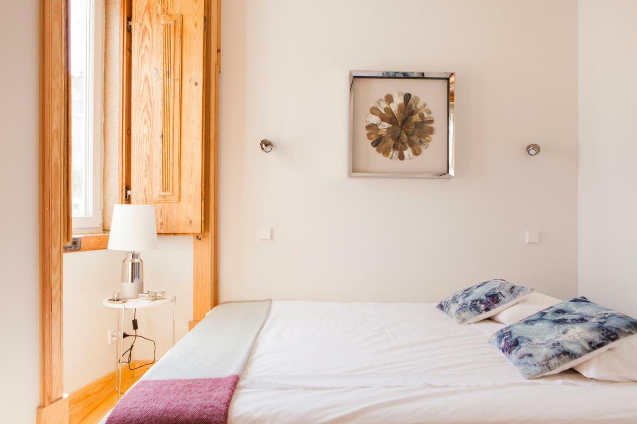 Charming Flat With Balconies Central Chiado District 2 Bedrooms & Ac 19Th Century Building Lisboa Exteriér fotografie