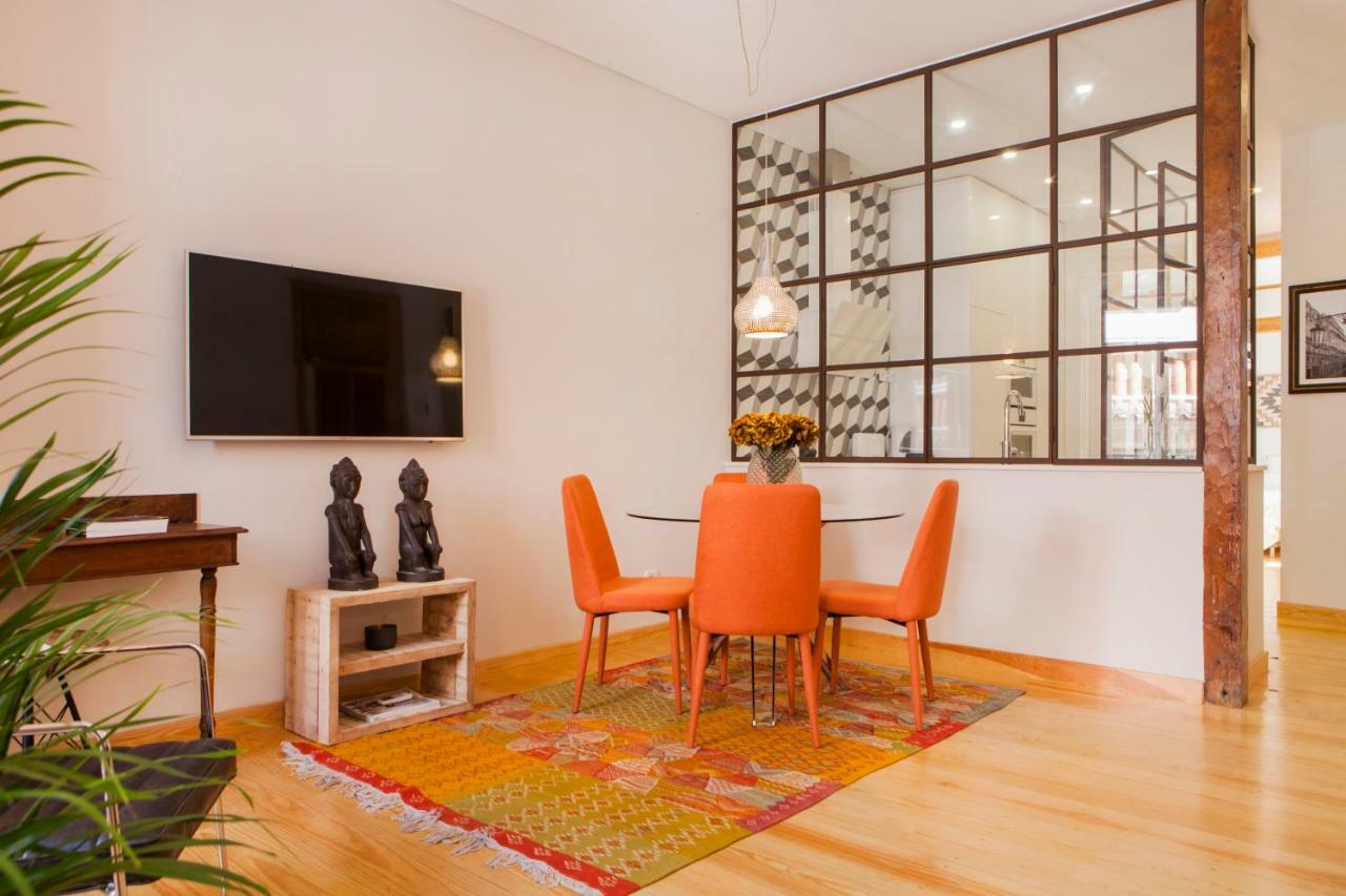 Charming Flat With Balconies Central Chiado District 2 Bedrooms & Ac 19Th Century Building Lisboa Exteriér fotografie