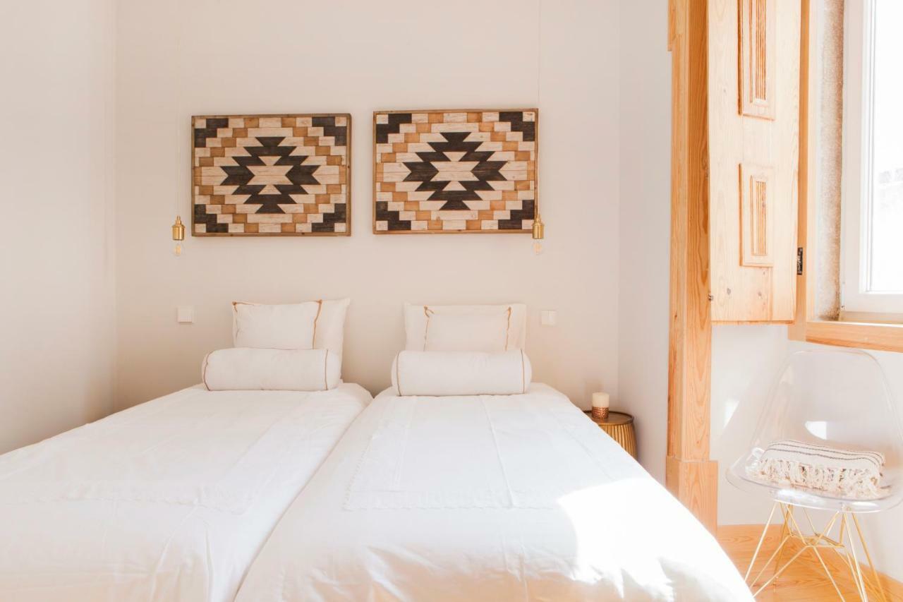 Charming Flat With Balconies Central Chiado District 2 Bedrooms & Ac 19Th Century Building Lisboa Exteriér fotografie